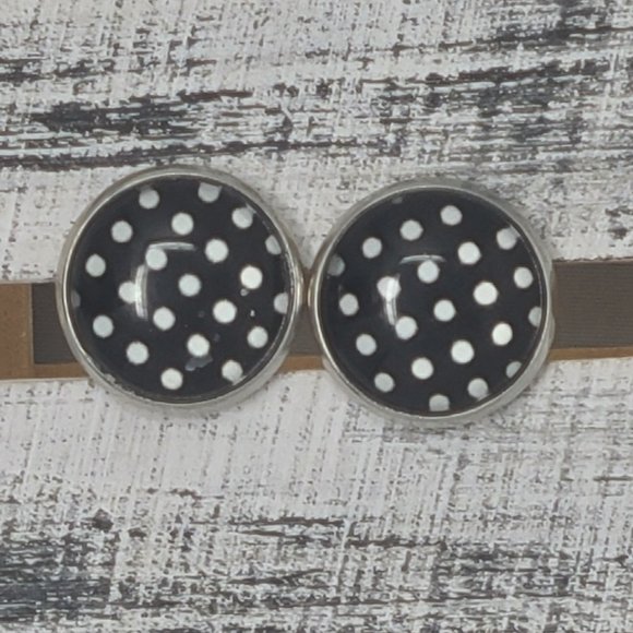 Earrings - Picture 11 of 16